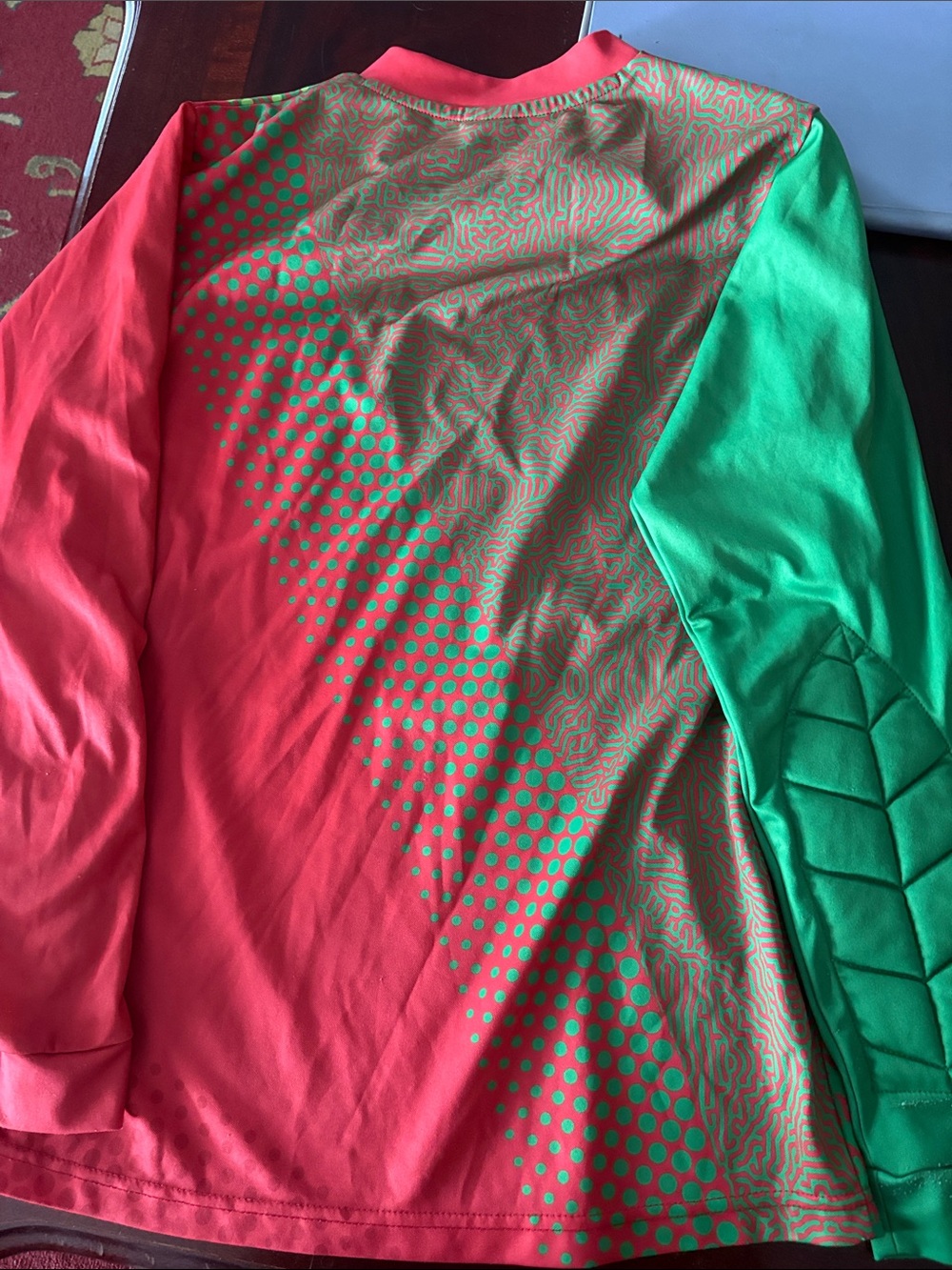 Reusch Men's Long-Sleeve Goalkeeper Jersey in Red and Green - Picture 5 of 5